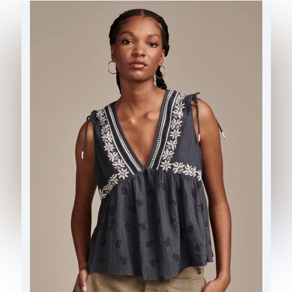 Lucky Brand Tops - Lucky Brand  RuchedShoulder Deep V Neck Top size Large